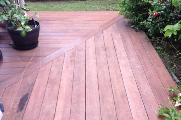 Deck-with-plants-South-East-Qld